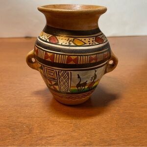 Handpainted Peruvian Pottery 4.25" Tall Vase Urn Terra Cotta, Llama, Cusco Peru